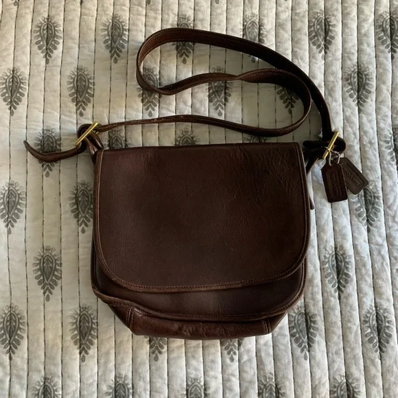 Coach | Bags | Leather Vintage Coach Bag Good Condition  display picture 1